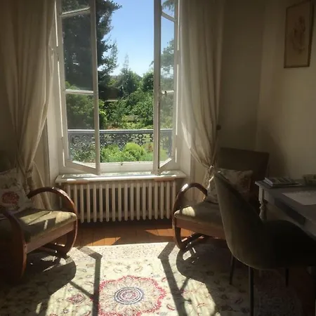 Maison Anne Face To Park In Giverny